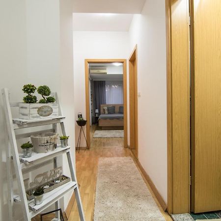 M Place Szkopje Kültér fotó