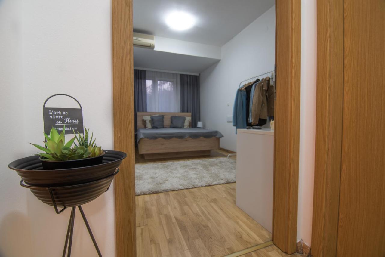 M Place Szkopje Kültér fotó